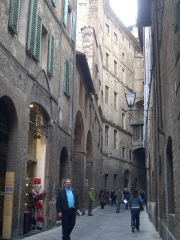 The narrow streets of Siena